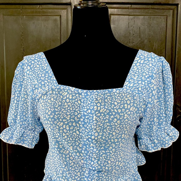 Romwe blue & white cropped top - Size large NWNT - Picture 4 of 10